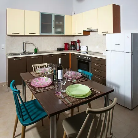 Apartment Antigone *