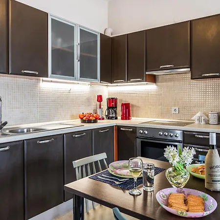 Antigone * 아르고스톨리온